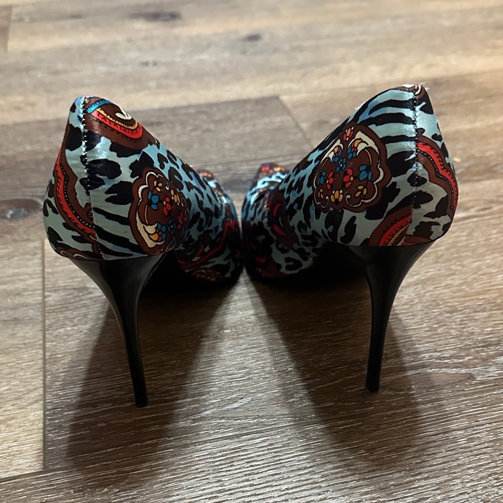 Carlos by Carlos Santana Multicolor Floral Heels - Picture 3 of 5